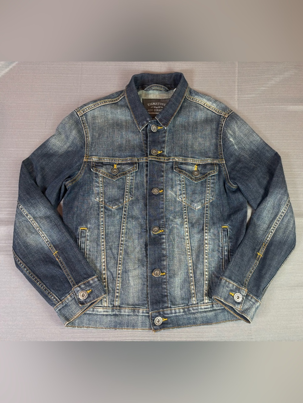 Levi Strauss Signature Denim Jacket Women’s Small Dark Wash Trucker Jean Jacket